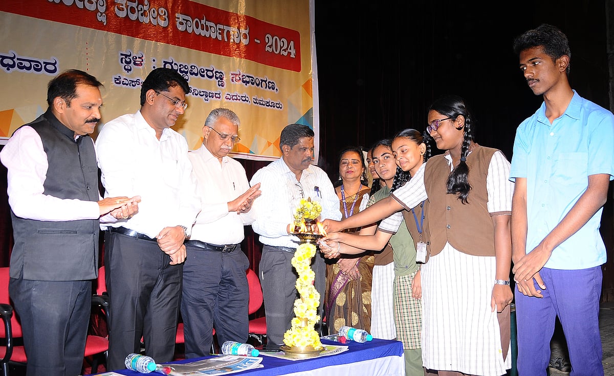 ಪ್ರಶ್ನಿಸಿ ಕಲಿಯಿರಿ; ಹಠದಿಂದ ಮುನ್ನಡೆಯಿರಿ