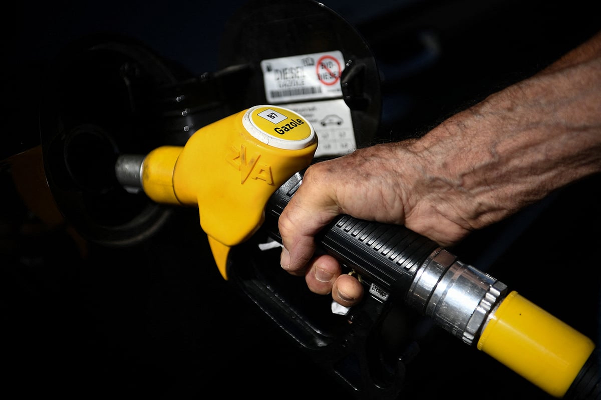 ಪೆಟ್ರೋಲ್‌, ಡೀಸೆಲ್‌ ದರ ₹2ರಷ್ಟು ಇಳಿಕೆ