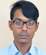 ಚಿತ್ರದುರ್ಗ: ಆಟೊ ಚಾಲಕನ ಮಗ ಜಿಲ್ಲೆಗೆ ಪ್ರಥಮ