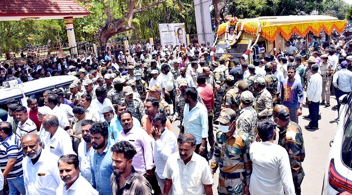 ಬೌದ್ಧ ಧರ್ಮದ ಅನುಸಾರ ಶ್ರೀನಿವಾಸ ಪ್ರಸಾದ್‌ ಅಂತ್ಯಕ್ರಿಯೆ 