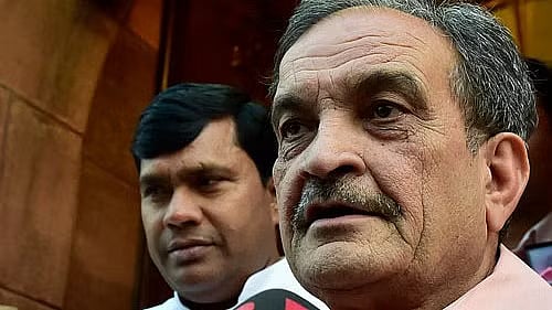 BJP ತೊರೆದ ಮಾಜಿ ಕೇಂದ್ರ ಸಚಿವ ಬಿರೇಂದರ್ ಸಿಂಗ್: ನಾಳೆ ಕಾಂಗ್ರೆಸ್‌ಗೆ ಸೇರ್ಪಡೆ