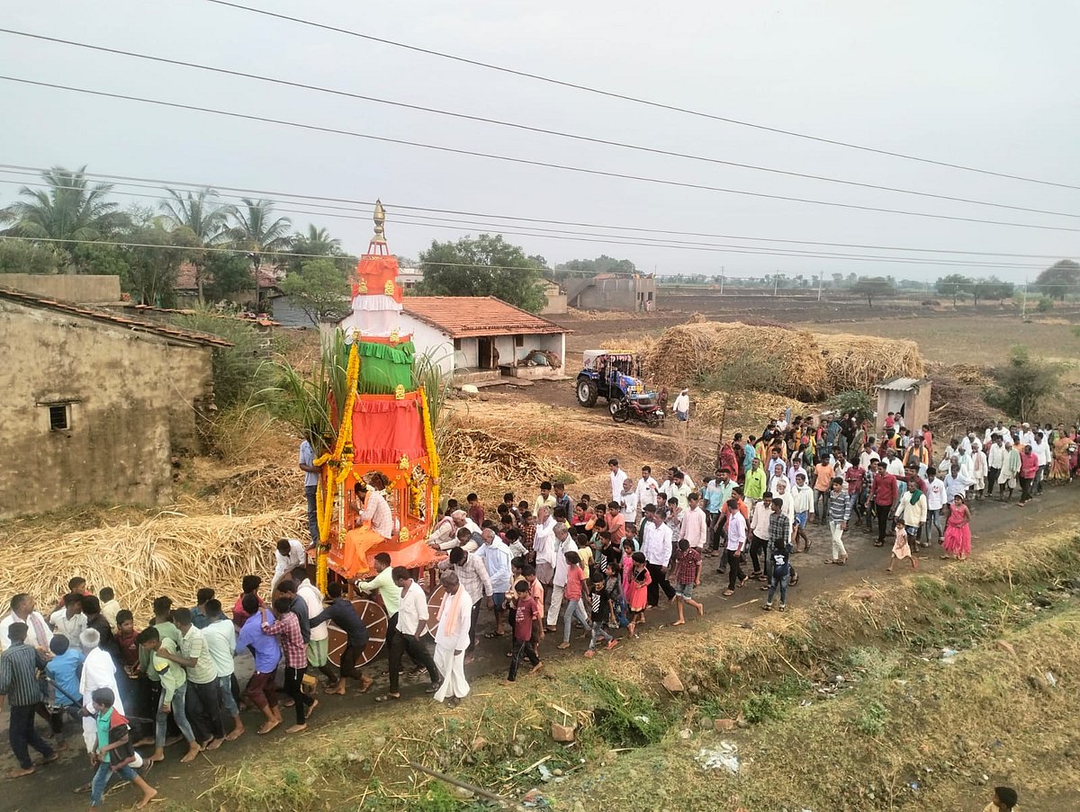 ಬೈಲಹೊಂಗಲ: ಗುರು ಸಿದ್ಧಾರೂಢಮಠದ ಅದ್ಧೂರಿ ರಥೋತ್ಸವ