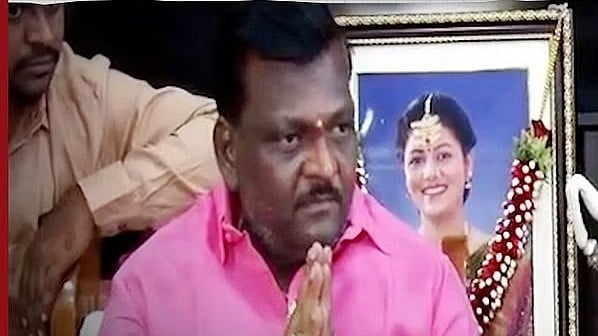 ಹುಬ್ಬಳ್ಳಿ: ಕೊಲೆಯಾದ ನೇಹಾ ಹಿರೇಮಠ ತಂದೆಗೆ ಪೊಲೀಸ್ ಭದ್ರತೆ