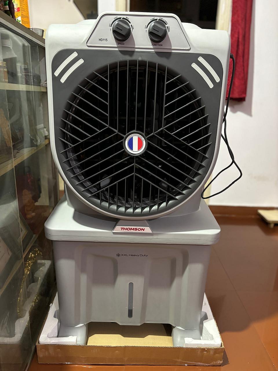 ಥಾಮ್ಸನ್ ಡೆಸರ್ಟ್ ಏರ್ ಕೂಲರ್: ದೊಡ್ಡ ಕೊಠಡಿಗೆ ದೊಡ್ಡ ಕೂಲರ್