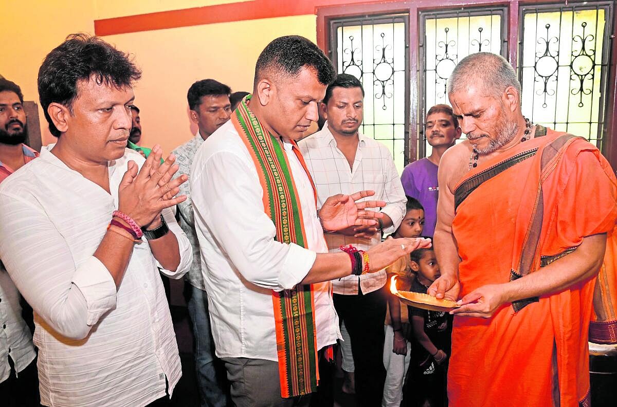 BJP ಅಭ್ಯರ್ಥಿ ಬ್ರಿಜೇಶ್ ಚೌಟ ಜತೆ ಒಂದು ದಿನ | ಮೋದಿಯ ಮಂತ್ರ: ಹಿಂದುತ್ವದ ತಂತ್ರ