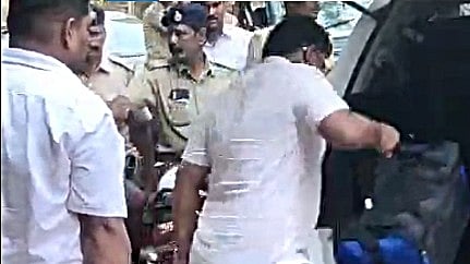 ಧಾರವಾಡ | ಅರ್ನಾ ರೆಸಿಡೆನ್ಸಿಯಲ್ಲಿ ಪತ್ತೆಯಾದ ಹಣ ಎಸ್‌ಬಿಐ ಮುಖ್ಯ ಶಾಖೆಗೆ ರವಾನೆ