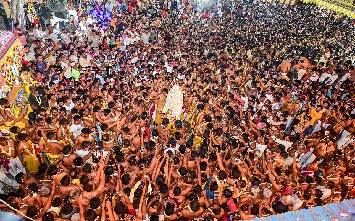 ಬೆಂಗಳೂರು: ಪೇಟೆಗಳಲ್ಲಿ ‘ಬೆಂಗಳೂರು ಕರಗ’ದ ಸಂಭ್ರಮ