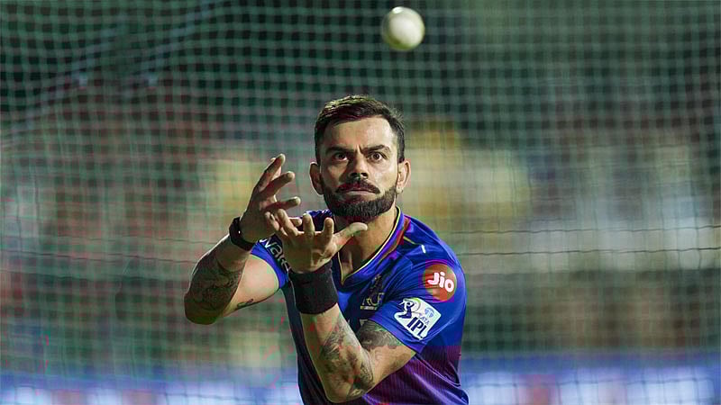 ಐಪಿಎಲ್‌ನಲ್ಲಿ ಅತಿಹೆಚ್ಚು ಕ್ಯಾಚ್; ಸುರೇಶ್ ರೈನಾ ದಾಖಲೆ ಮುರಿದ ವಿರಾಟ್ ಕೊಹ್ಲಿ
