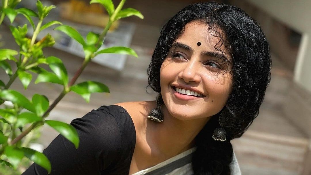 PHOTOS | ಸಿಂಪಲ್‌ ಸೀರೆಯಲ್ಲಿ ನಟಿ ಅನುಪಮಾ ಪರಮೇಶ್ವರನ್‌ 