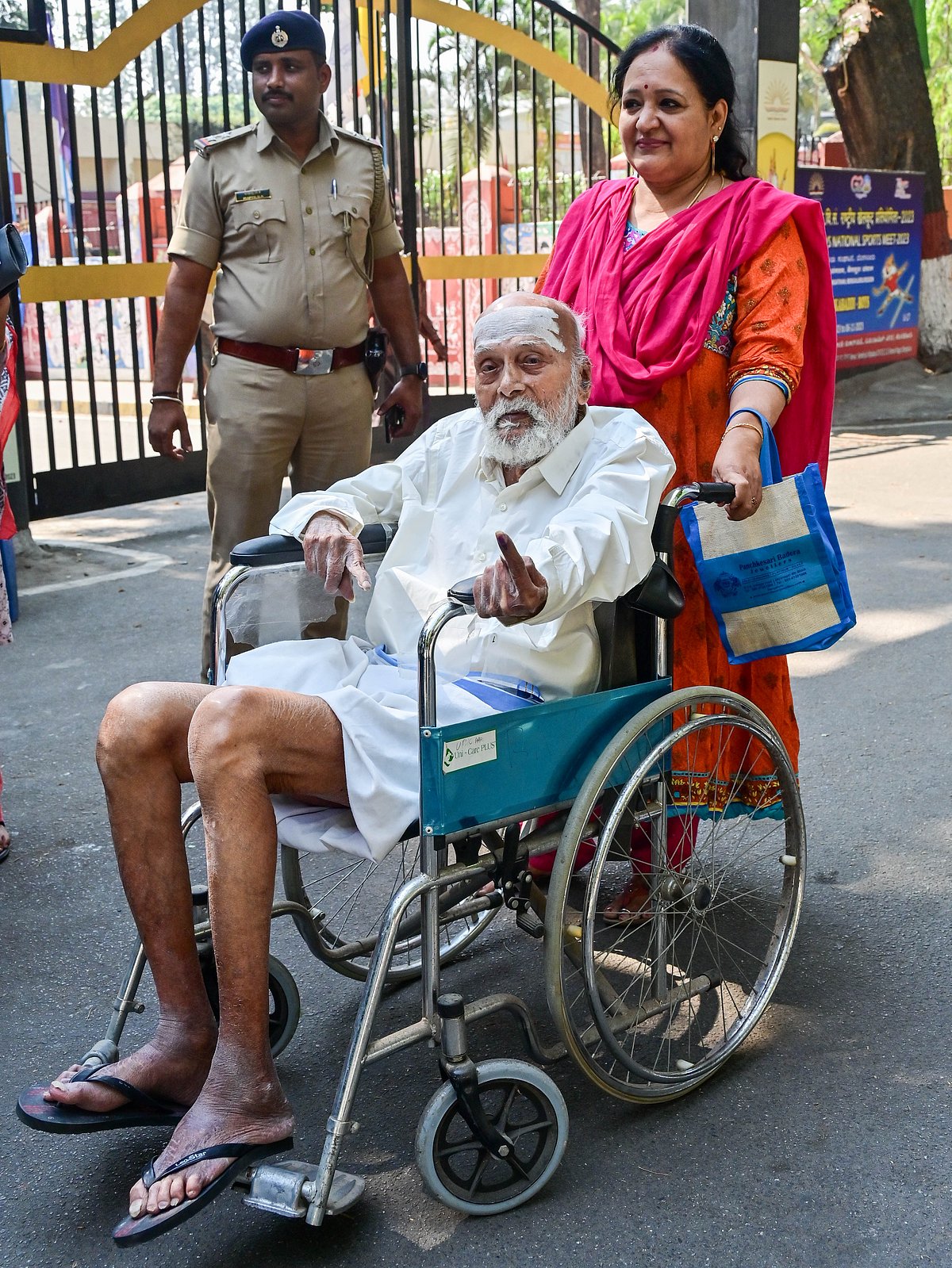 ಬೆಂಗಳೂರು ಕೇಂದ್ರ ಲೋಕಸಭಾ ಕ್ಷೇತ್ರ | ಮತದಾನ ನಿಧಾನ, ಅಲ್ಲಲ್ಲಿ ಜೋರು