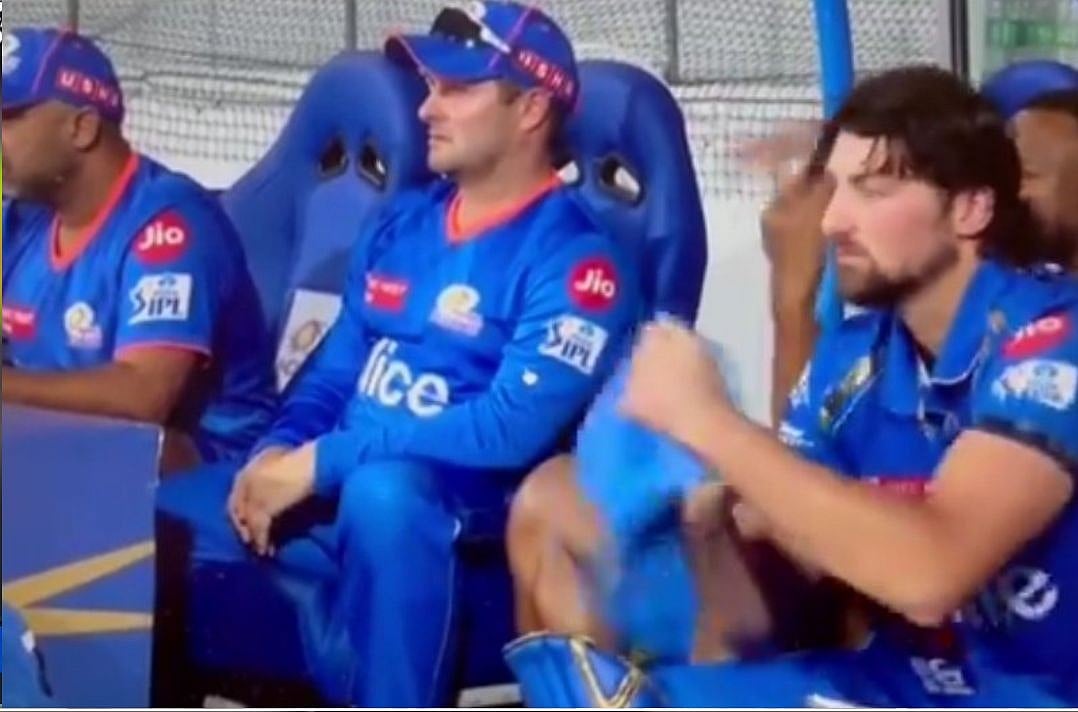 IPL: ಡಗೌಟ್‌ನಿಂದ ಡಿಆರ್‌ಎಸ್ ಮನವಿಗೆ ಸನ್ನೆ ಮಾಡಿದ ಪೊಲಾರ್ಡ್, ಡೇವಿಡ್‌ಗೆ ದಂಡ