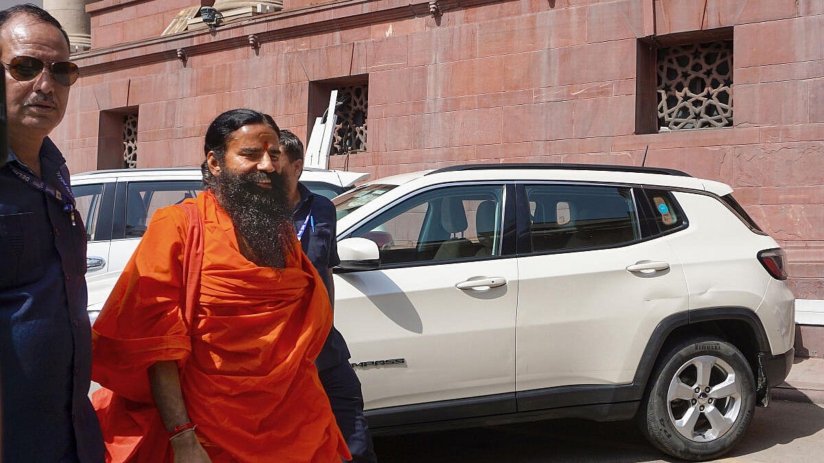 ಬಾಬಾ ರಾಮದೇವಗೆ ಸೇರಿದ ವಿವಿಧ ಕಂಪನಿಗಳ 14 ಔಷಧಗಳ ತಯಾರಿಕಾ ಪರವಾನಗಿ ಅಮಾನತು