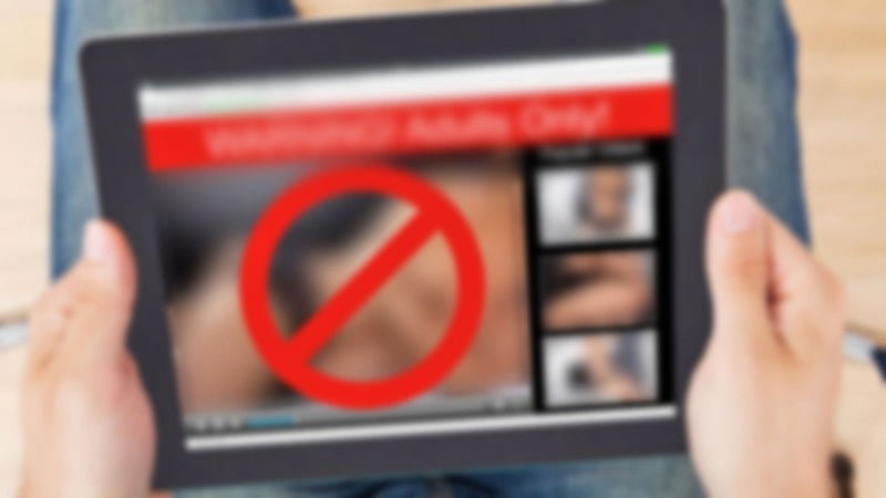 ಬೆಂಗಳೂರು: ತಾಯಿಯ ಅಶ್ಲೀಲ ಫೋಟೊ ಕಳುಹಿಸಿ ಮಗಳಿಗೆ ಬ್ಲ್ಯಾಕ್‌ಮೇಲ್