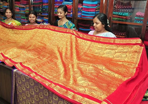 ‘ಕಾಂಚೀಪುರಂ ವರಮಹಾಲಕ್ಷ್ಮಿ ಸಿಲ್ಕ್ಸ್‌’ ಯುಗಾದಿ ಹಬ್ಬಕ್ಕೆ ವಿಶೇಷ ಕೊಡುಗೆ