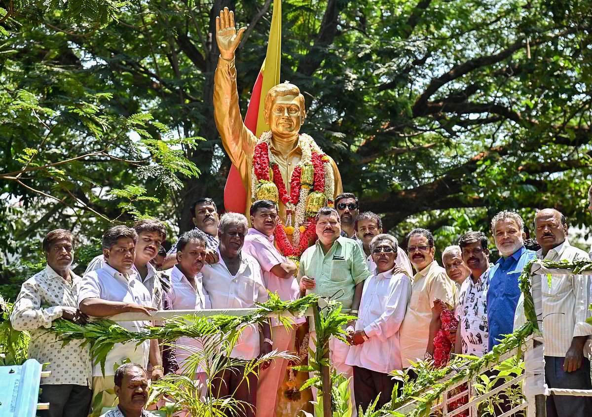 ರಾಜ್‌ ಜನ್ಮದಿನ: ಅಭಿಮಾನಿಗಳ ಸಡಗರ