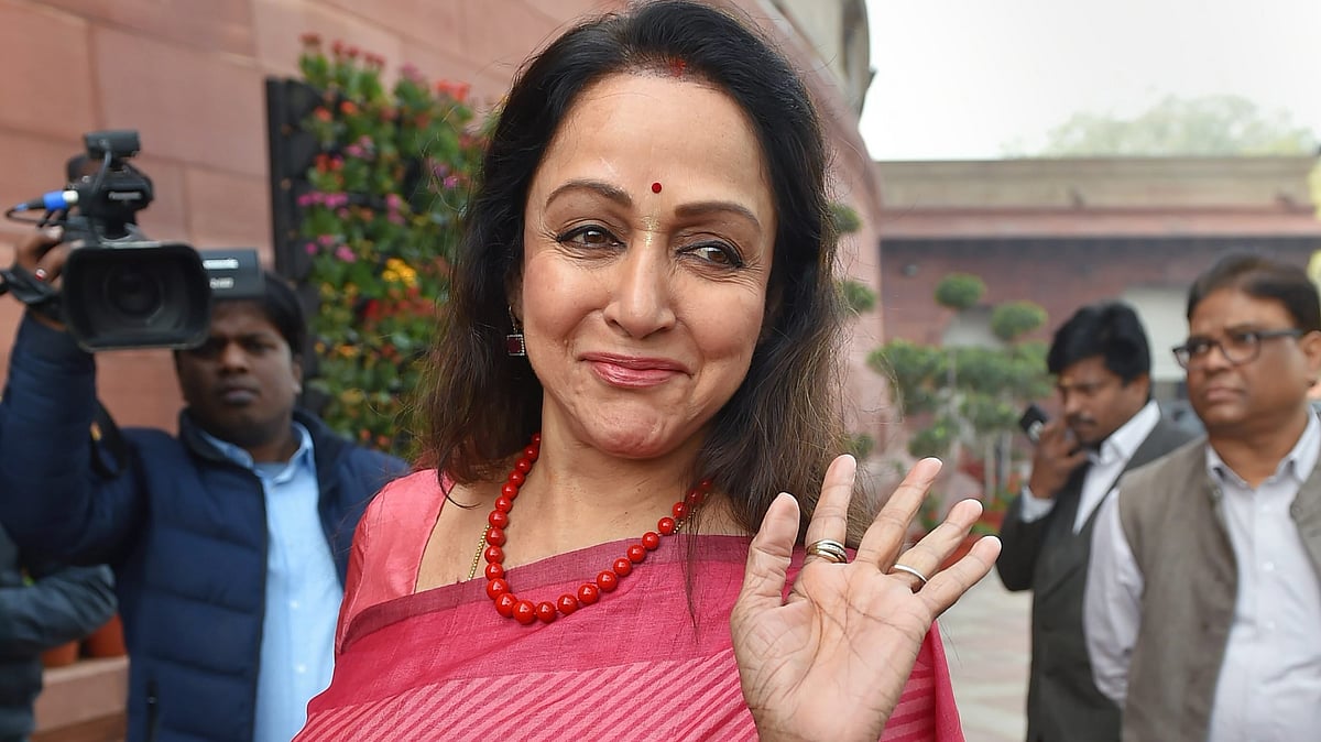 ಹೇಮಾ ಮಾಲಿನಿಗೆ ಅವಮಾನ ಆರೋಪ: ಸುರ್ಜೆವಾಲಾ, ಖರ್ಗೆಗೆ ಚುನಾವಣಾ ಆಯೋಗ ನೋಟಿಸ್