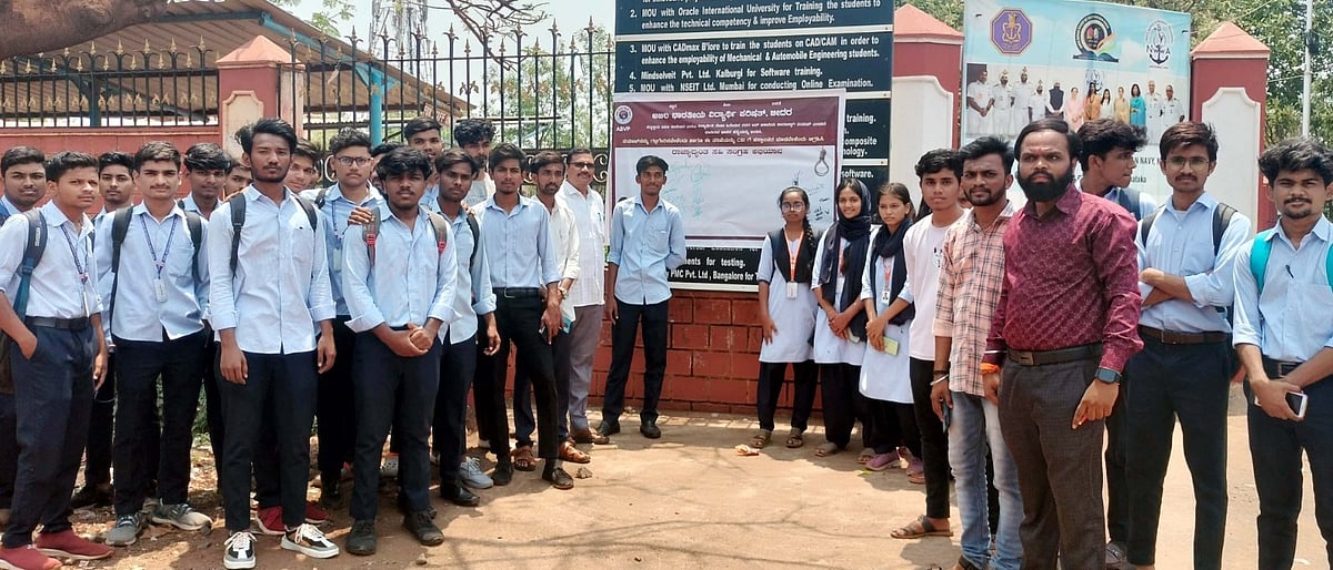 ಬೀದರ್‌ | ನೇಹಾ ಕೊಲೆ; ಗಲ್ಲು ಶಿಕ್ಷೆಗೆ ಆಗ್ರಹಿಸಿ ಸಹಿ ಸಂಗ್ರಹ