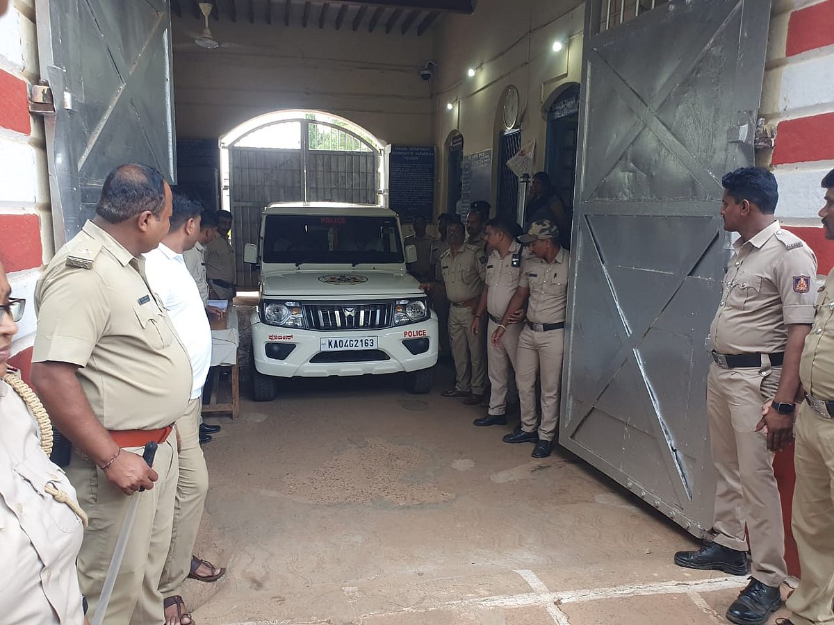 ನೇಹಾ ಕೊಲೆ ಪ್ರಕರಣ: ಆರೋಪಿ ಫಯಾಜ್‌ನನ್ನು ಹುಬ್ಬಳ್ಳಿಗೆ ಕರೆದೊಯ್ದ CID ಪೊಲೀಸರು 