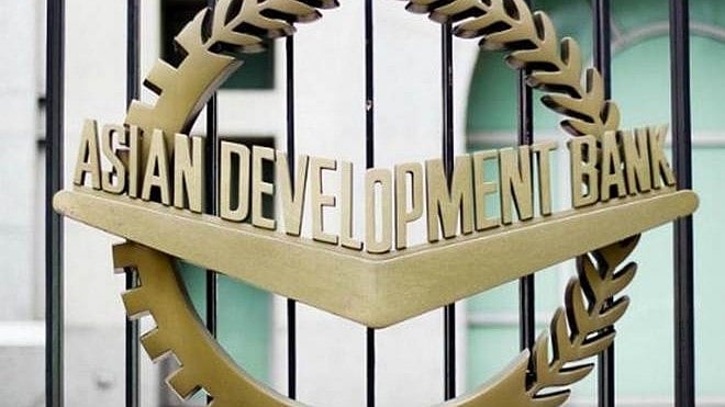 ಆರ್ಥಿಕ ಮುಗ್ಗಟ್ಟು: ಶ್ರೀಲಂಕಾದಲ್ಲಿ ಸುಧಾರಣೆ; ಪಾಕಿಸ್ತಾನದಲ್ಲಿ ಅಸ್ಥಿರತೆ