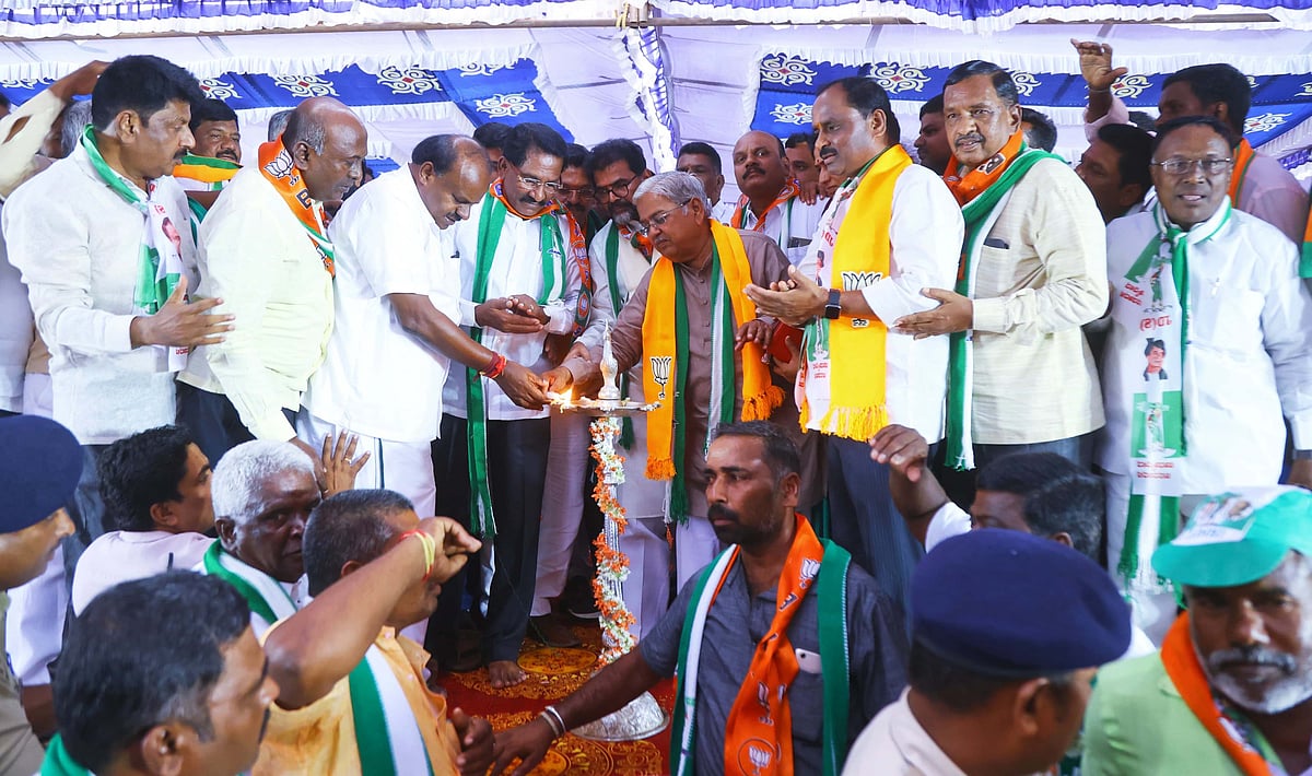 ಒಬ್ಬರಿಂದ ಕಿತ್ತು ಮತ್ತೊಬ್ಬರಿಗೆ ಕೊಟ್ಟಿದ್ದೇ ಕಾಂಗ್ರೆಸ್‌ ಸಾಧನೆ: ಕುಮಾರಸ್ವಾಮಿ