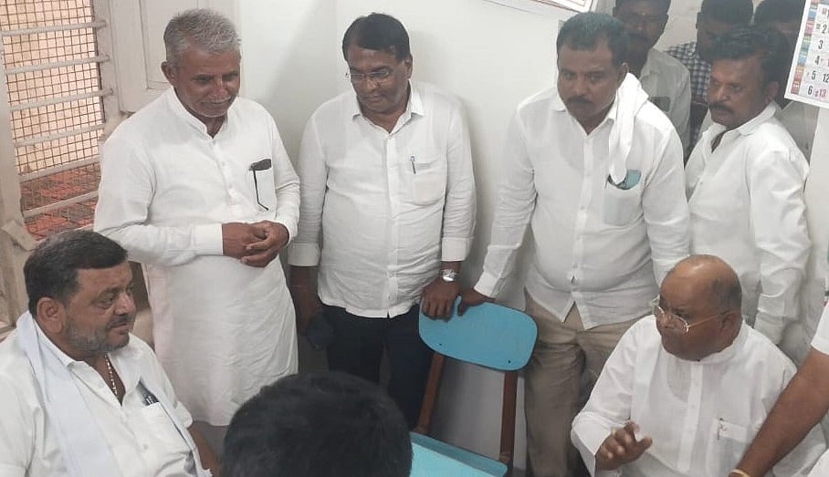 ಭಿನ್ನಮತ ಶಮನಕ್ಕೆ ಮುಂದಾದ ಸಚಿವ