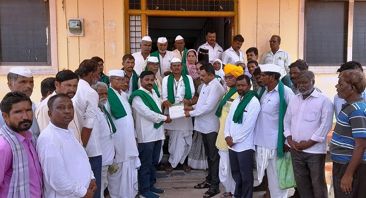 ದೇವರಹಿಪ್ಪರಗಿ: ಬರ ಪರಿಹಾರ ನೀಡಲು ಆಗ್ರಹ