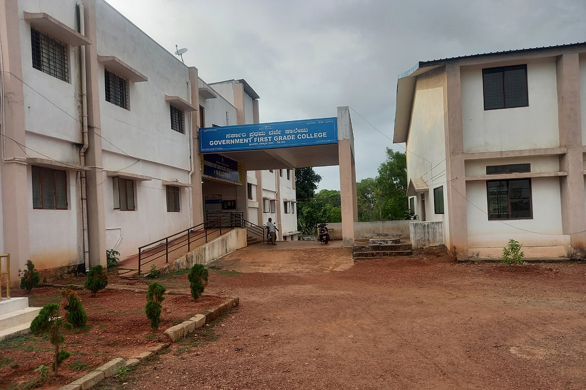 ಹೊನ್ನಾವರ: ಸೌಕರ್ಯ ಏರುಮುಖ, ವಿದ್ಯಾರ್ಥಿಗಳು ಇಳಿಮುಖ