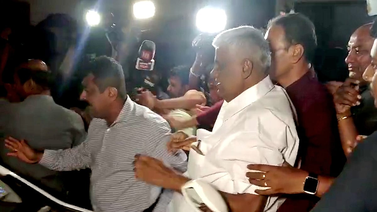 ಲೈಂಗಿಕ ದೌರ್ಜನ್ಯ ಪ್ರಕರಣ: ದೇವೇಗೌಡರ ಮನೆಯಲ್ಲೇ ರೇವಣ್ಣ ಸೆರೆ