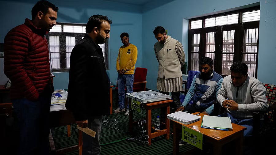 ಲೋಕಸಭೆ ಚುನಾವಣೆ 4ನೇ ಹಂತ; 96 ಕ್ಷೇತ್ರಗಳಲ್ಲಿ ಮತದಾನ ಆರಂಭ