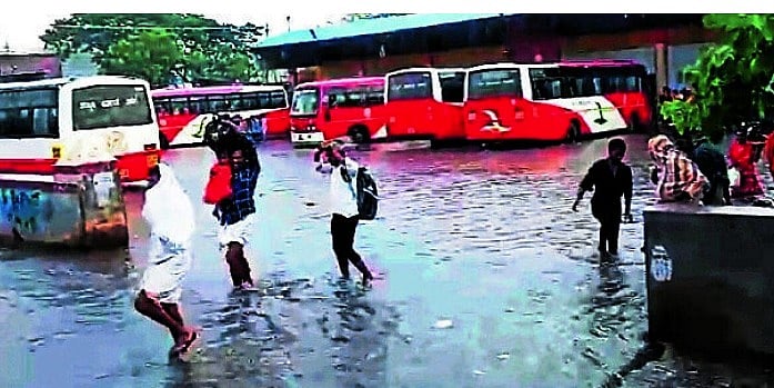 ಕೊಟ್ಟೂರು | ಸಮಸ್ಯೆಗಳ ಆಗರವಾದ ಬಸ್ ನಿಲ್ದಾಣ: ಅಧಿಕಾರಿಗಳು ಮೌನ