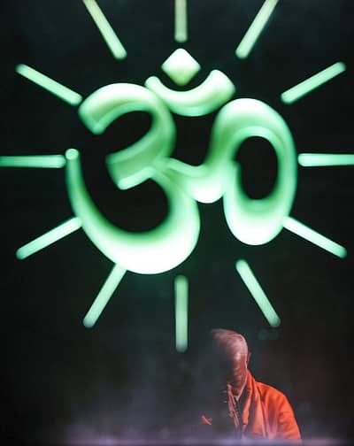 131 ವರ್ಷಗಳ ಹಿಂದೆ ಸ್ವಾಮಿ ವಿವೇಕಾನಂದರು ಧ್ಯಾನ ಕೈಗೊಂಡಿದ್ದ ಧ್ಯಾನ ಮಂಟಪದಲ್ಲಿ ಮೋದಿ ಧ್ಯಾನ ಕೈಗೊಂಡಿದ್ದಾರೆ