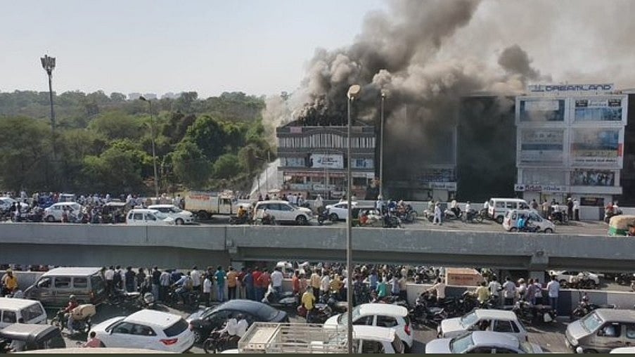 ರಾಜ್‌ಕೋಟ್‌ ಗೇಮ್ ಝೋನ್ ಅಗ್ನಿ ದುರಂತ: ಮೃತರ ಸಂಖ್ಯೆ 27ಕ್ಕೆ ಏರಿಕೆ -ಮಾಲೀಕ ಬಂಧನ