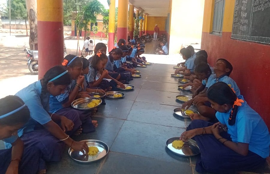 mid day meal: ದುರಸ್ತಿಗೆ ಕಾಯುತ್ತಿವೆ ಅಡುಗೆ ಕೋಣೆ