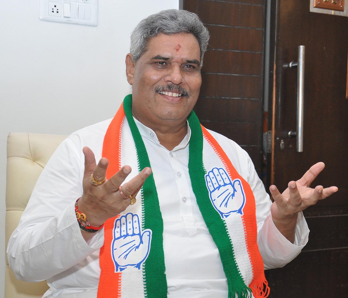 ಜನ ಬದಲಾವಣೆ ಬಯಸಿದ್ದಾರೆ: ಕಾಂಗ್ರೆಸ್‌ ಅಭ್ಯರ್ಥಿ ಪ್ರೊ. ರಾಜು ಆಲಗೂರ ಸಂದರ್ಶನ