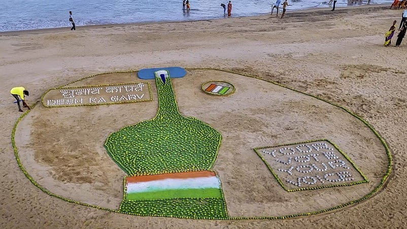 LS polls | 500 ಕೆ.ಜಿ ಮಾವಿನ ಹಣ್ಣು ಬಳಸಿ ಮತದಾನದ ಜಾಗೃತಿ ಮೂಡಿಸಿದ ಕಲಾವಿದ