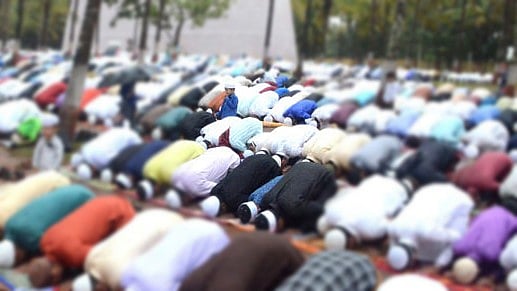 ಸಾರ್ವಜನಿಕ ಸ್ಥಳಗಳಲ್ಲಿ ನಮಾಜ್: ಕ್ರಮಕ್ಕೆ ಆಗ್ರಹಿಸಿ ದೂರು ನೀಡಿದ BJP ಶಾಸಕ