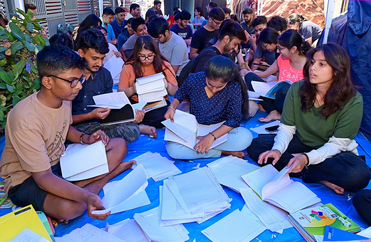 ಹಾಳೆ ಹಳೆಯದಾದರೇನು? ಬರಹ ಹೊಸದೇ ಅಲ್ಲವೆ...