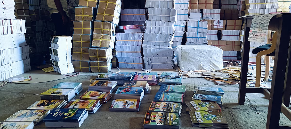 ಶಾಲೆ ಆರಂಭಕ್ಕೆ ದಿನಗಣನೆ; ಶೇ 54.37 ಪಠ್ಯಪುಸ್ತಕ ಮಾತ್ರ ಸರಬರಾಜು