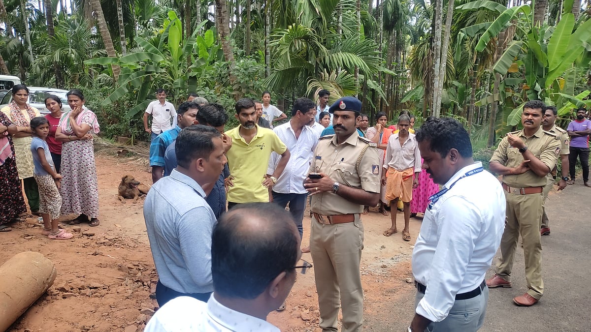 ಪುತ್ತೂರು: ಕೊಳವೆಬಾವಿ ಕೊರೆಯುವ ವೇಳೆ ಕೃಷಿಕರ ಆಕ್ಷೇಪ