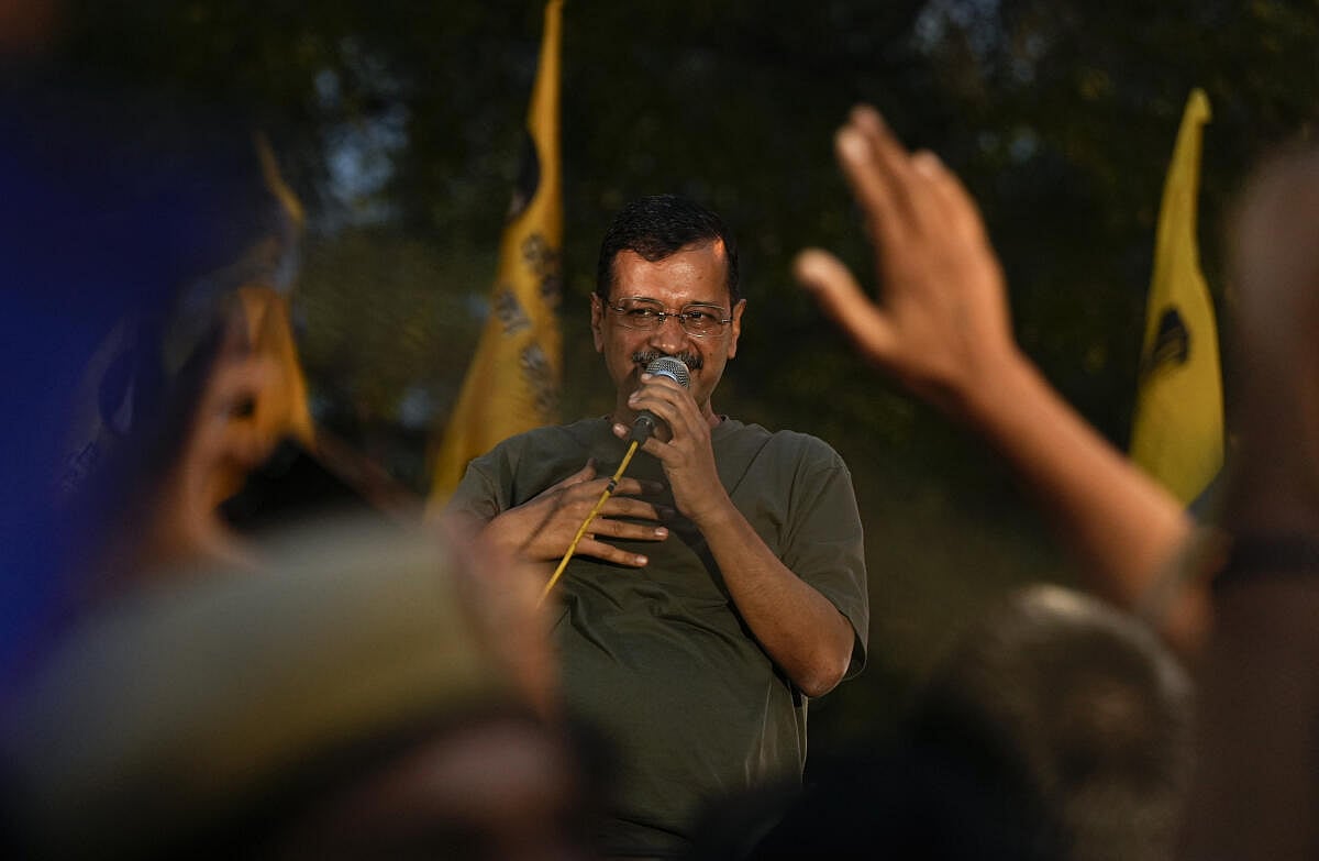 ಮಧ್ಯಂತರ ಜಾಮೀನು: 50 ದಿನಗಳ ಬಳಿಕ ಜೈಲಿನಿಂದ ಹೊರಬಂದ ಅರವಿಂದ ಕೇಜ್ರಿವಾಲ್