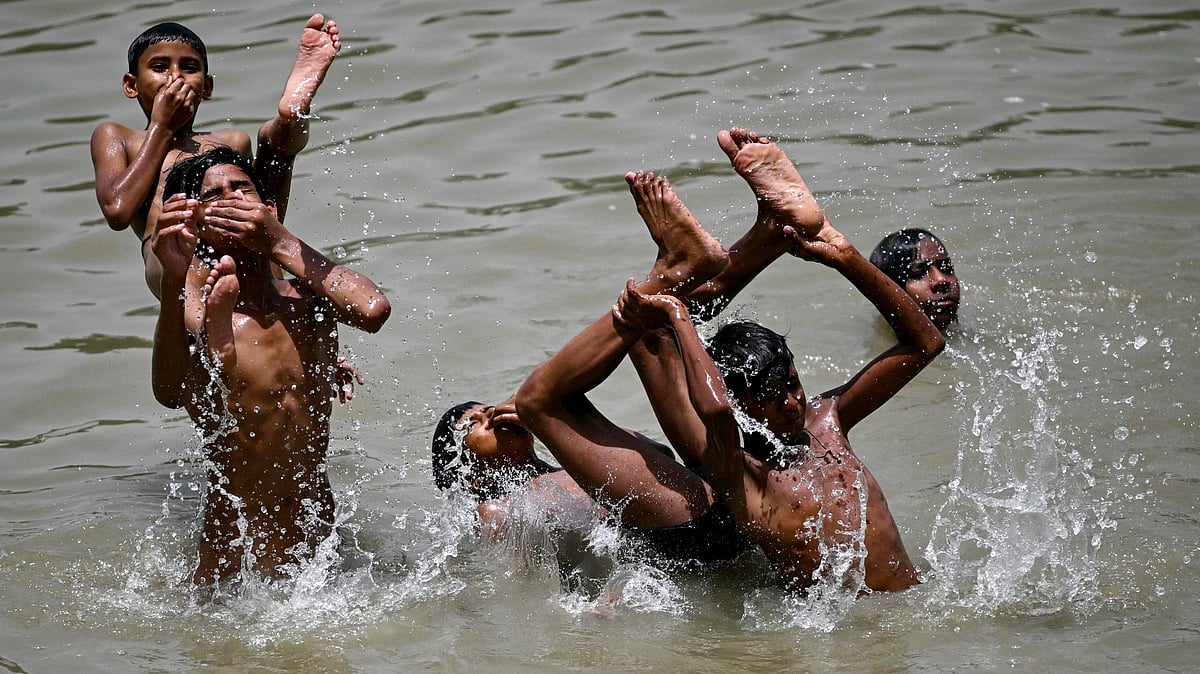 Delhi Heatwave: ಗರಿಷ್ಠ ಉಷ್ಣಾಂಶಕ್ಕೆ ದೆಹಲಿ ತತ್ತರ