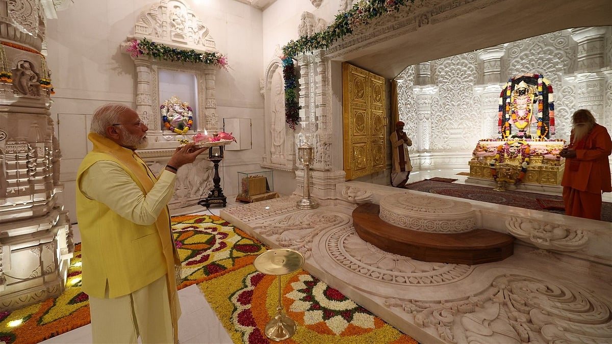 PHOTOS | ಅಯೋಧ್ಯೆ ರಾಮ ಮಂದಿರಕ್ಕೆ ಭೇಟಿ ನೀಡಿದ ಪ್ರಧಾನಿ ನರೇಂದ್ರ ಮೋದಿ