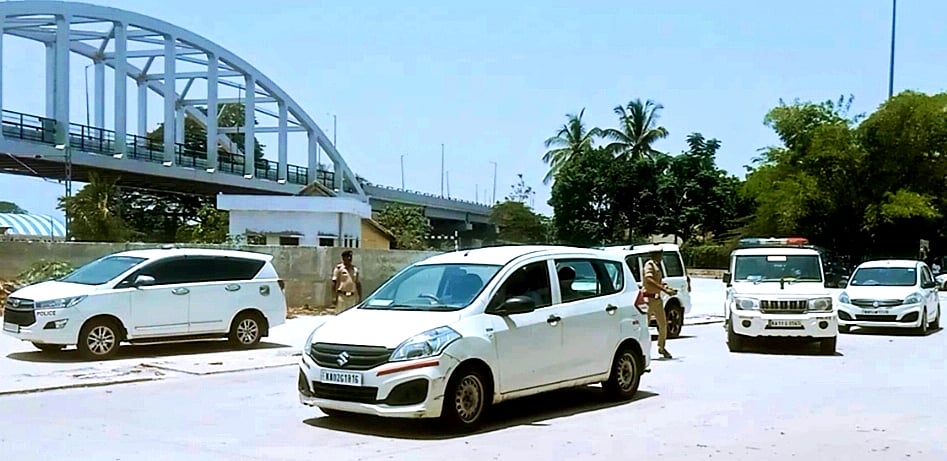 ರೇವಣ್ಣ ಮನೆಯಲ್ಲಿ ಎಸ್‌ಐಟಿ ತಂಡದಿಂದ ಸ್ಥಳ ಮಹಜರು