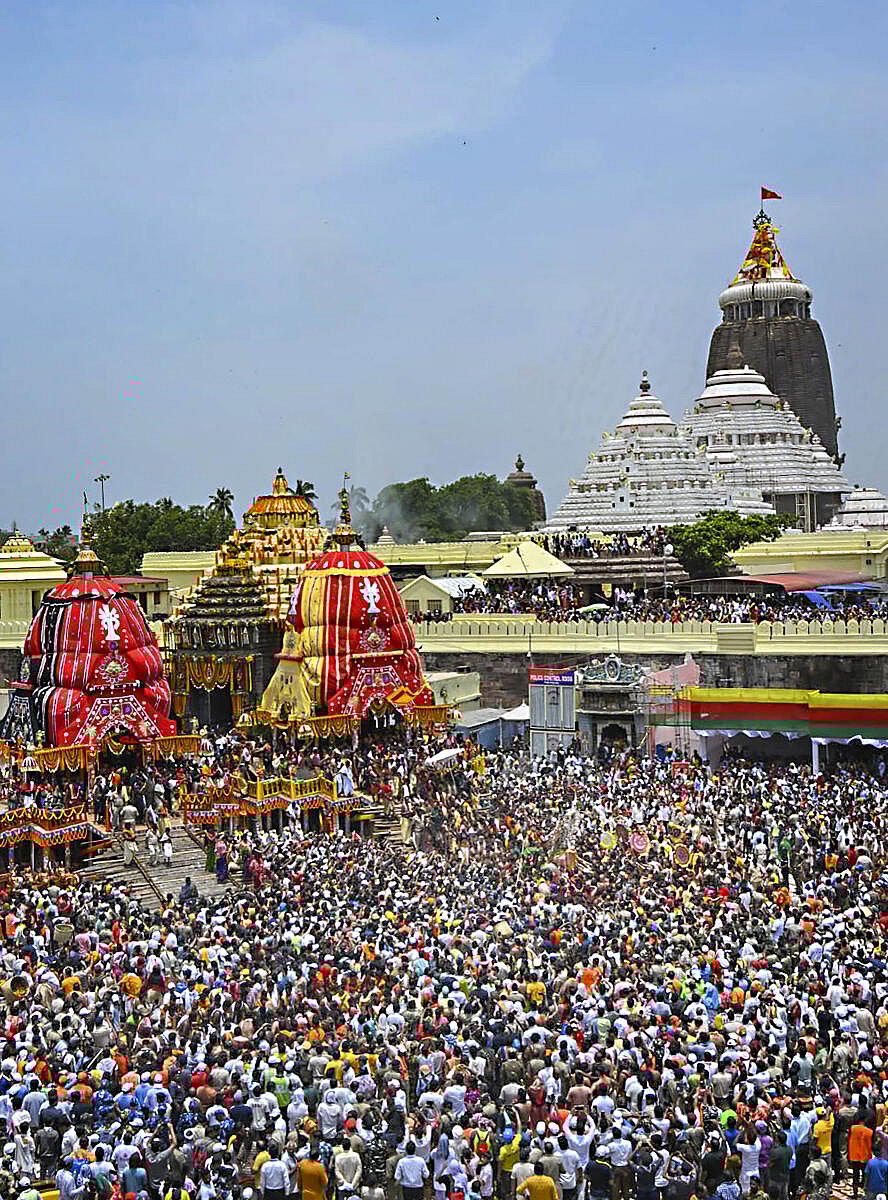 ಪುರಿ ಜಗನ್ನಾಥ ದೇಗುಲ ಜಾತ್ರೆ ವೇಳೆ ಪಟಾಕಿ ಸಿಡಿದು 15 ಮಂದಿಗೆ ಗಾಯ