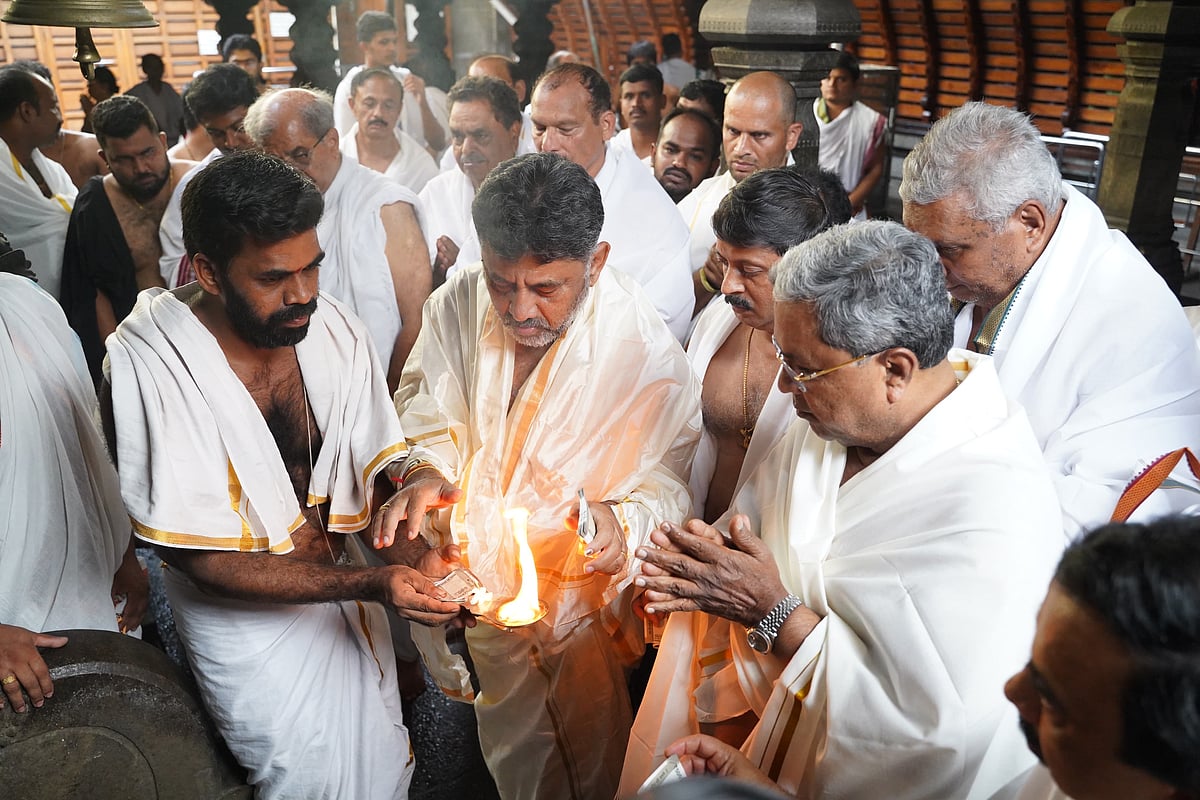 ಧರ್ಮಸ್ಥಳ ಮಂಜುನಾಥ ಸ್ವಾಮಿಯ ದರ್ಶನ ಪಡೆದ ಸಿ.ಎಂ, ಡಿಸಿಎಂ

