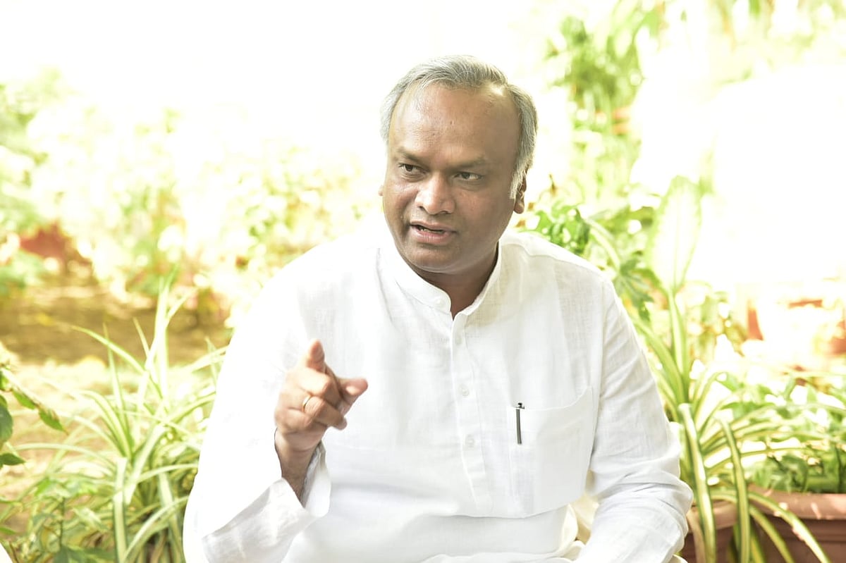 ಜಾಧವ್ ಯಾವ ಕಾಂಗ್ರೆಸ್ ನಾಯಕರನ್ನು ಭೇಟಿಯಾಗಿದ್ದರೆಂದು ಹೇಳಲಿ: ಪ್ರಿಯಾಂಕ್ ಖರ್ಗೆ