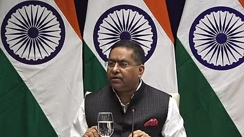 ಬಾಂಗ್ಲಾ ಸರ್ಕಾರ ಅಲ್ಪಸಂಖ್ಯಾತರಿಗೆ ರಕ್ಷಣೆ ಒದಗಿಸಬೇಕು: ಭಾರತ ಒತ್ತಾಯ