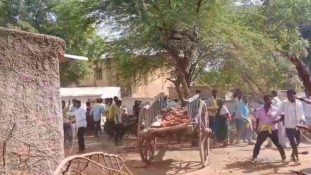 ಸುರಪುರ ಉಪಚುನಾವಣೆ: ಬಿಜೆಪಿ–ಕಾಂಗ್ರೆಸ್ ಕಾರ್ಯಕರ್ತರ ಮಧ್ಯೆ ಕಲ್ಲು ತೂರಾಟ