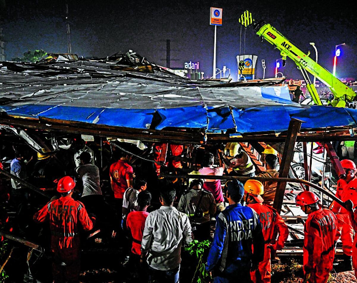 Mumbai Hoarding Collapse | ಮತ್ತೊಬ್ಬ ವ್ಯಕ್ತಿ ಸಾವು, ಮೃತರ ಸಂಖ್ಯೆ 17ಕ್ಕೆ