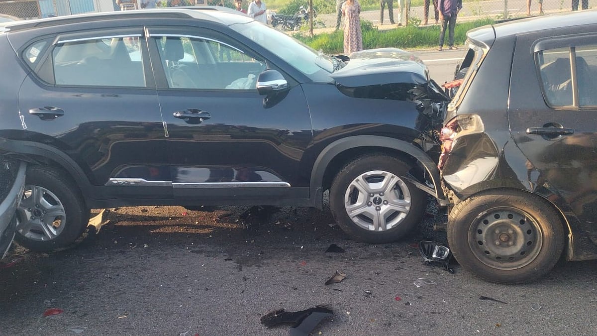 ಬೆಂಗಳೂರು-ಮೈಸೂರು‌ ಎಕ್ಸ್‌ಪ್ರೆಸ್ ವೇನಲ್ಲಿ ಸರಣಿ ಅಪಘಾತ: ಐದು ಕಾರು ಜಖಂ